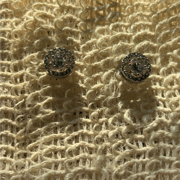 Round Diamonds  earrings - Picture 1 of 2